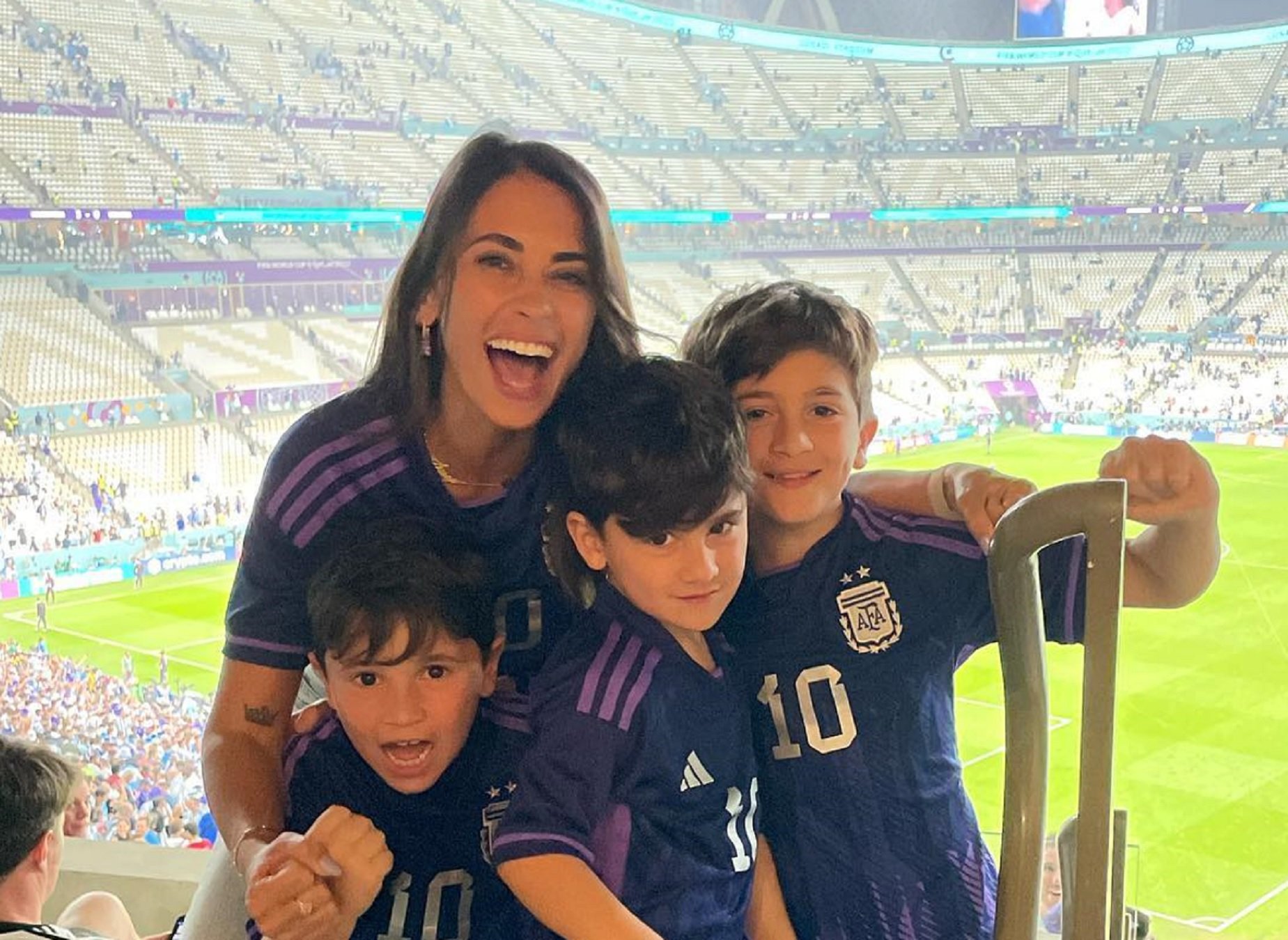 Antonela Roccuzzo Celebra El Mundial En Un Bikini Impactante Que Se Agotar