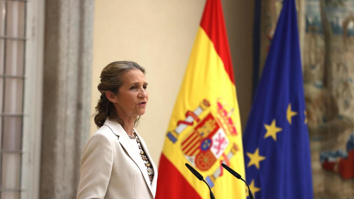 La Infanta Elena Plan Maquiav Lico La Familia Unida De Nuevo Fecha Y