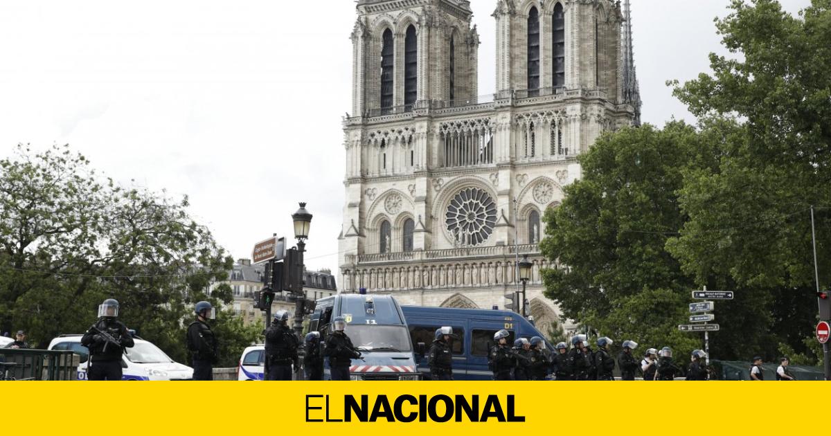 Neutralizado Un Hombre Despu S De Atacar A Un Polic A Con Un Martillo