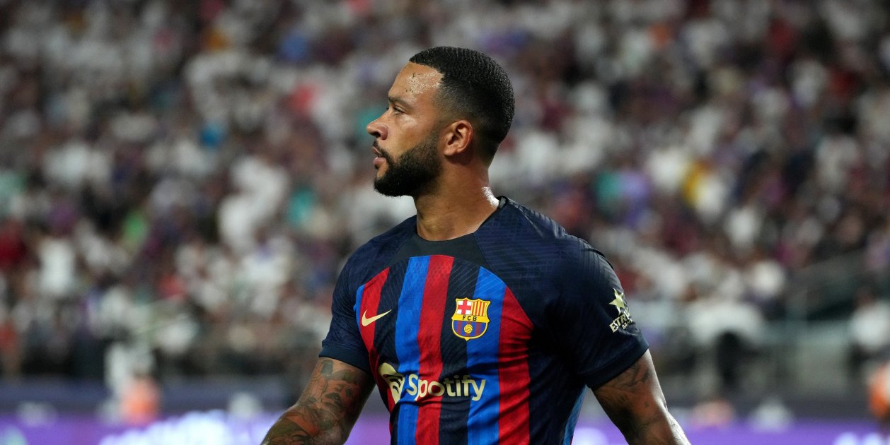 El Barça se desprende de un problema Memphis Depay ficha por el