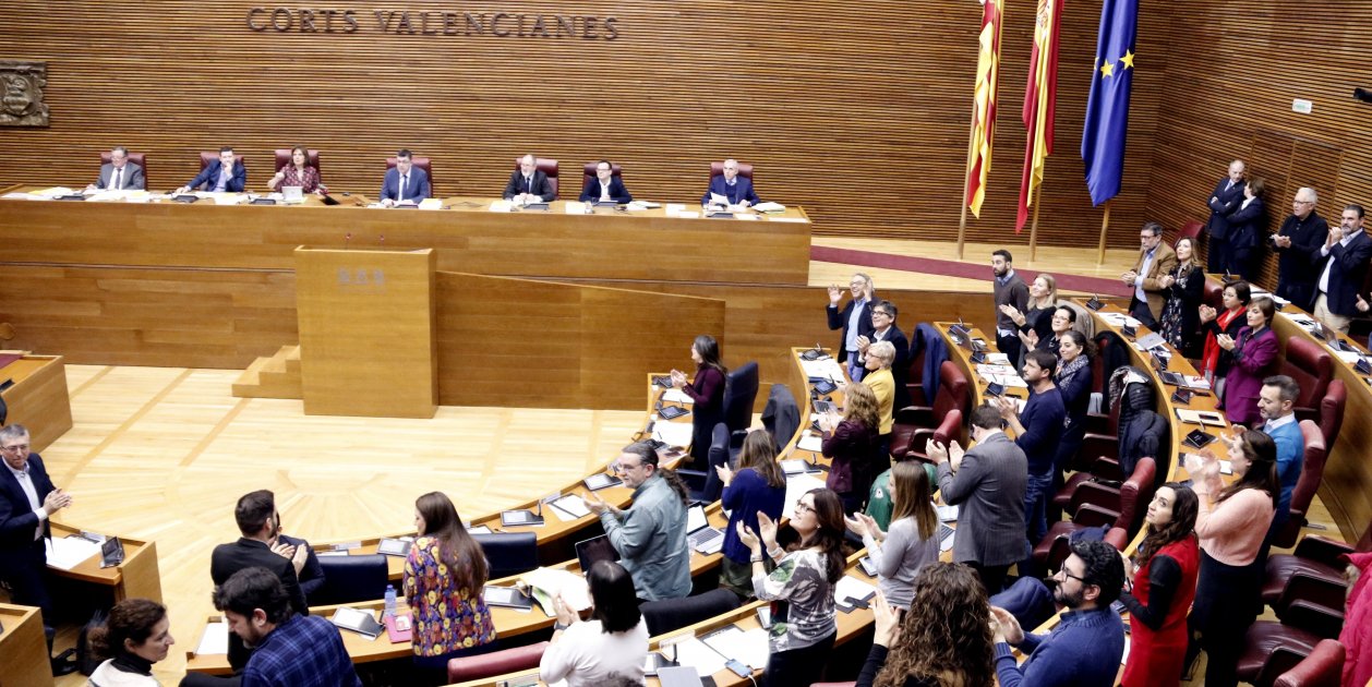 Les Corts Valencianes Aproven La Nova Llei De Pluriling Isme A L Escola