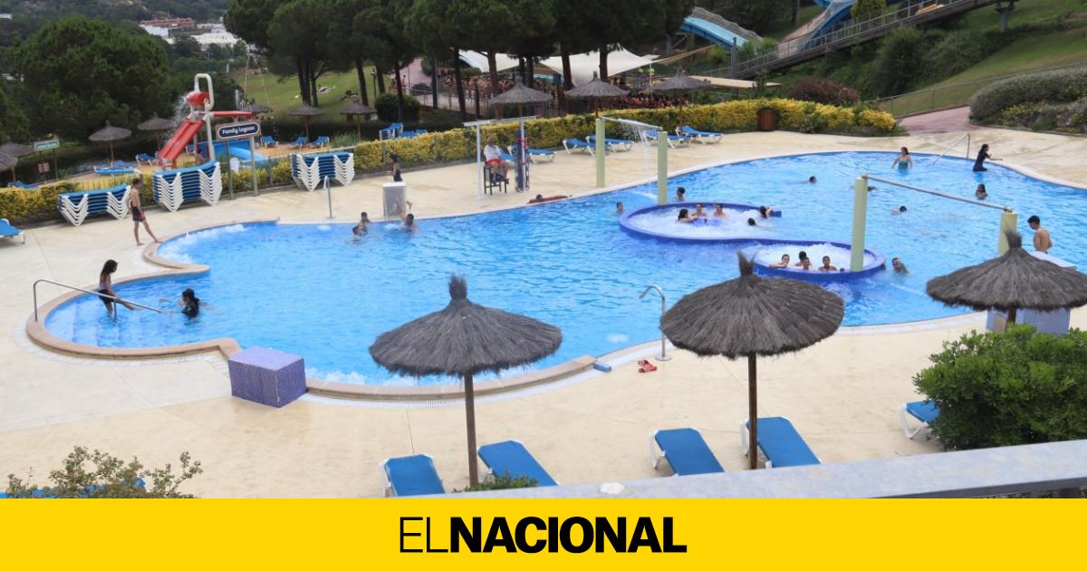 Adiós a la prohibición del toples y la lactancia en las piscinas