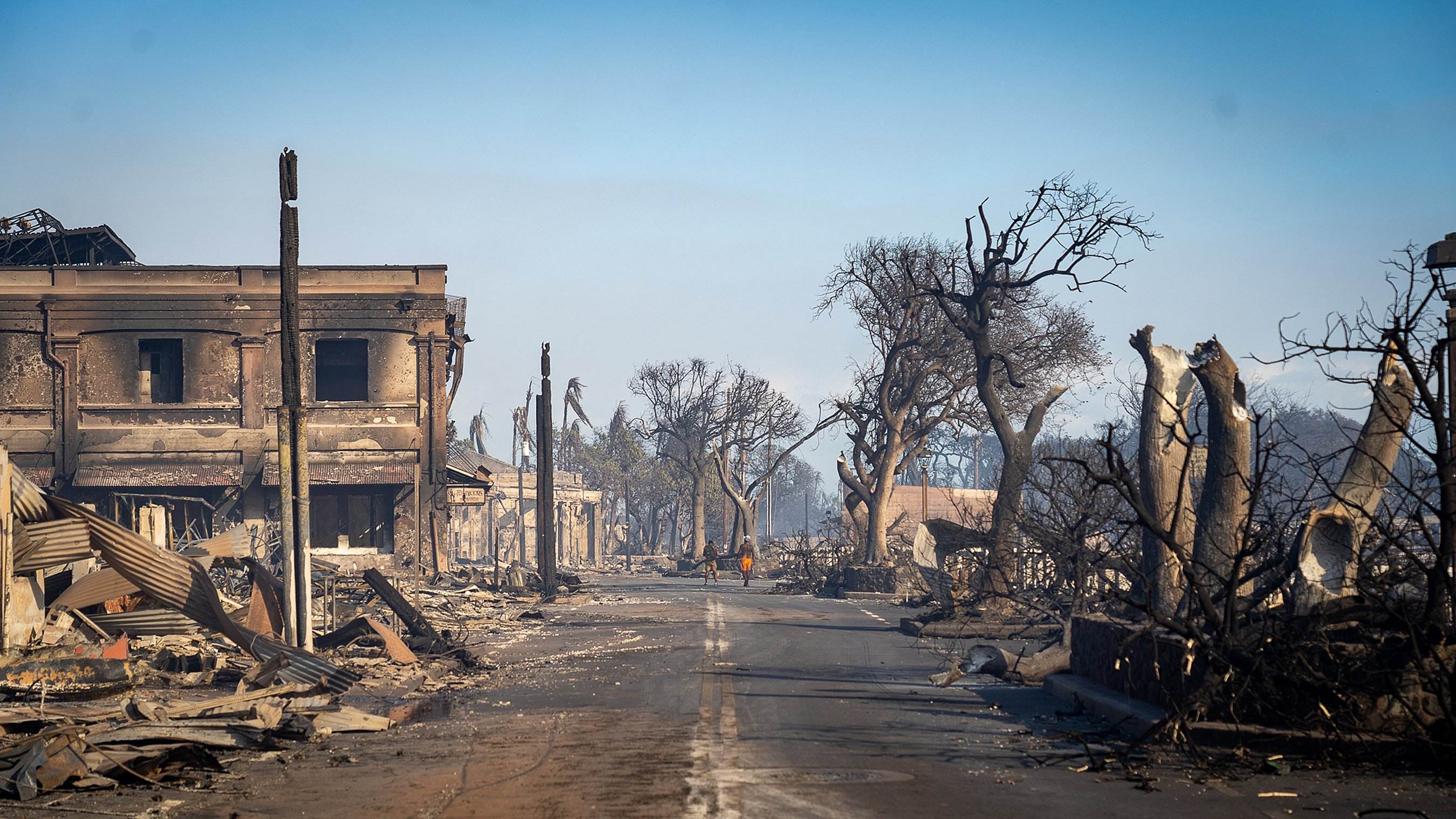 Sube a 80 el número de muertos por los devastadores incendios en Hawái