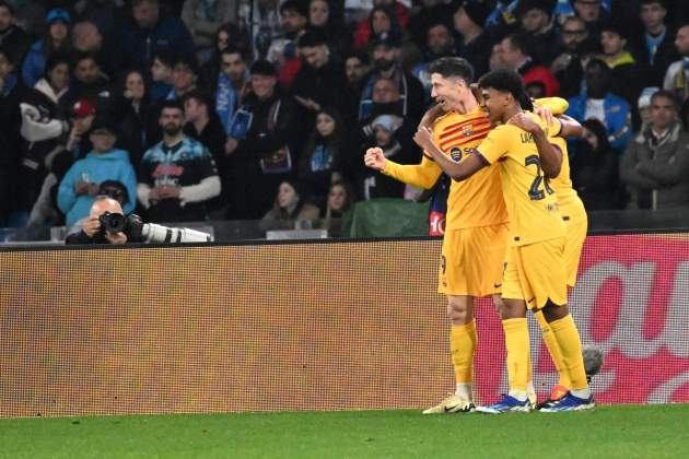 Robert Lewandowski Lamine Yamal celebración gol Barça / Foto: EFE