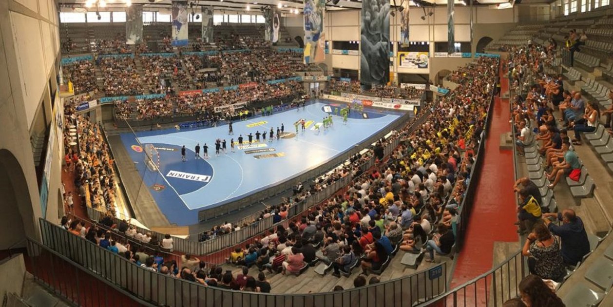 El Palau D Esports De Granollers Recuerda A Los Jugadores Muertos En Un