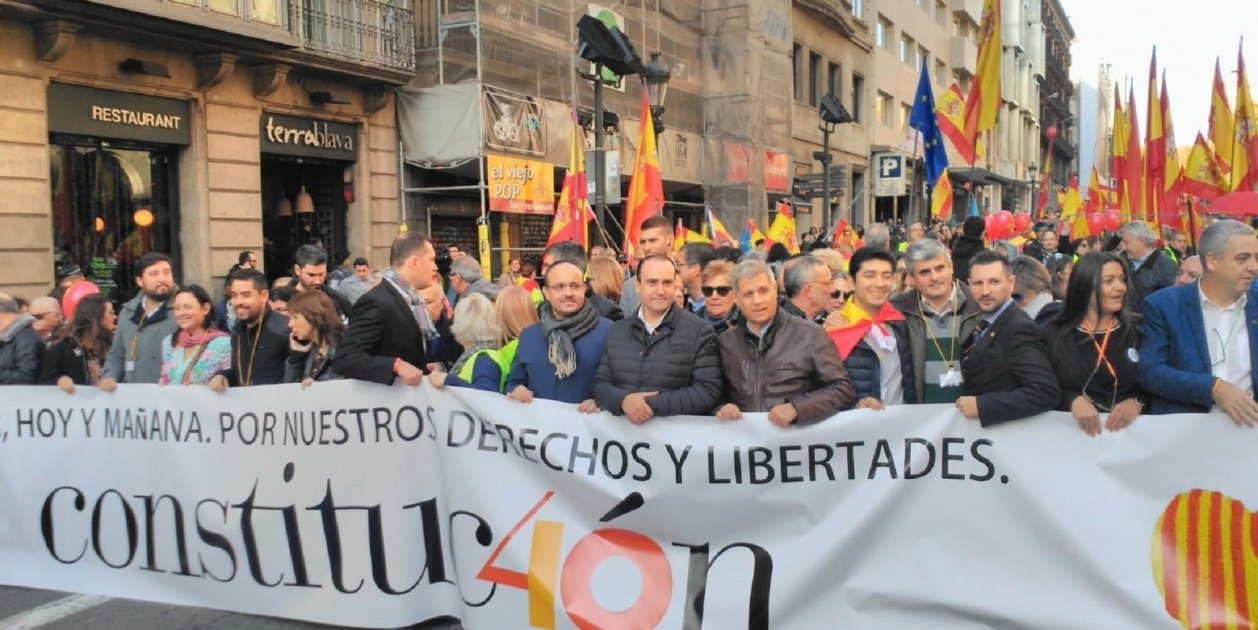 Punxa La Manifestaci Per La Constituci A Barcelona Amb El Pp I Cs De