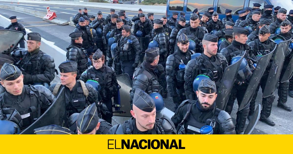 La policía española avergonzada por los CRS franceses