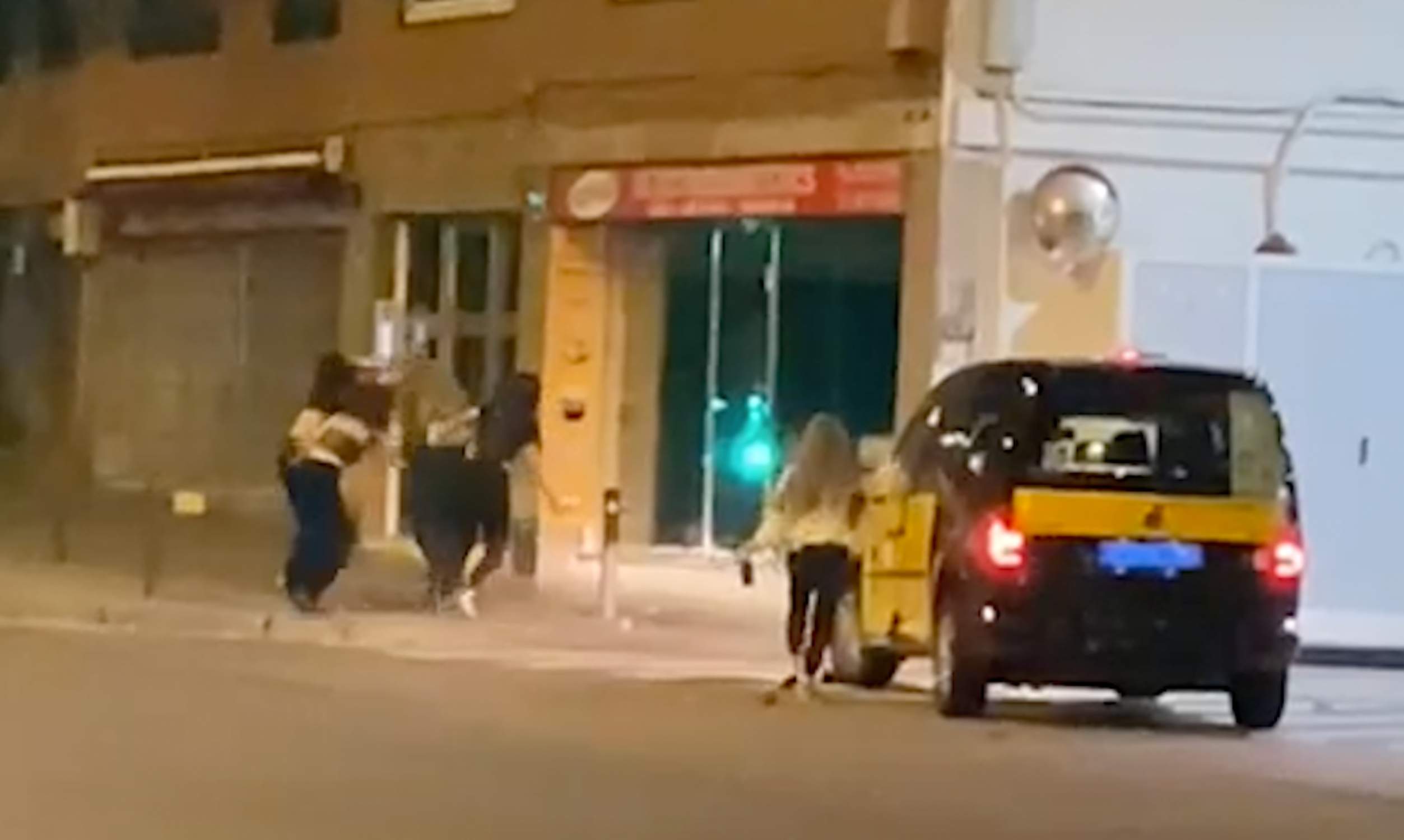 Video emerges of four women assaulting a Barcelona taxi driver