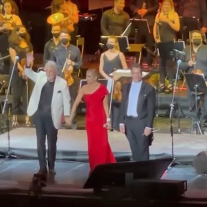 Patochada Brutal De Marta Sanchez Y Placido Domingo Cantando El Himno Espanol