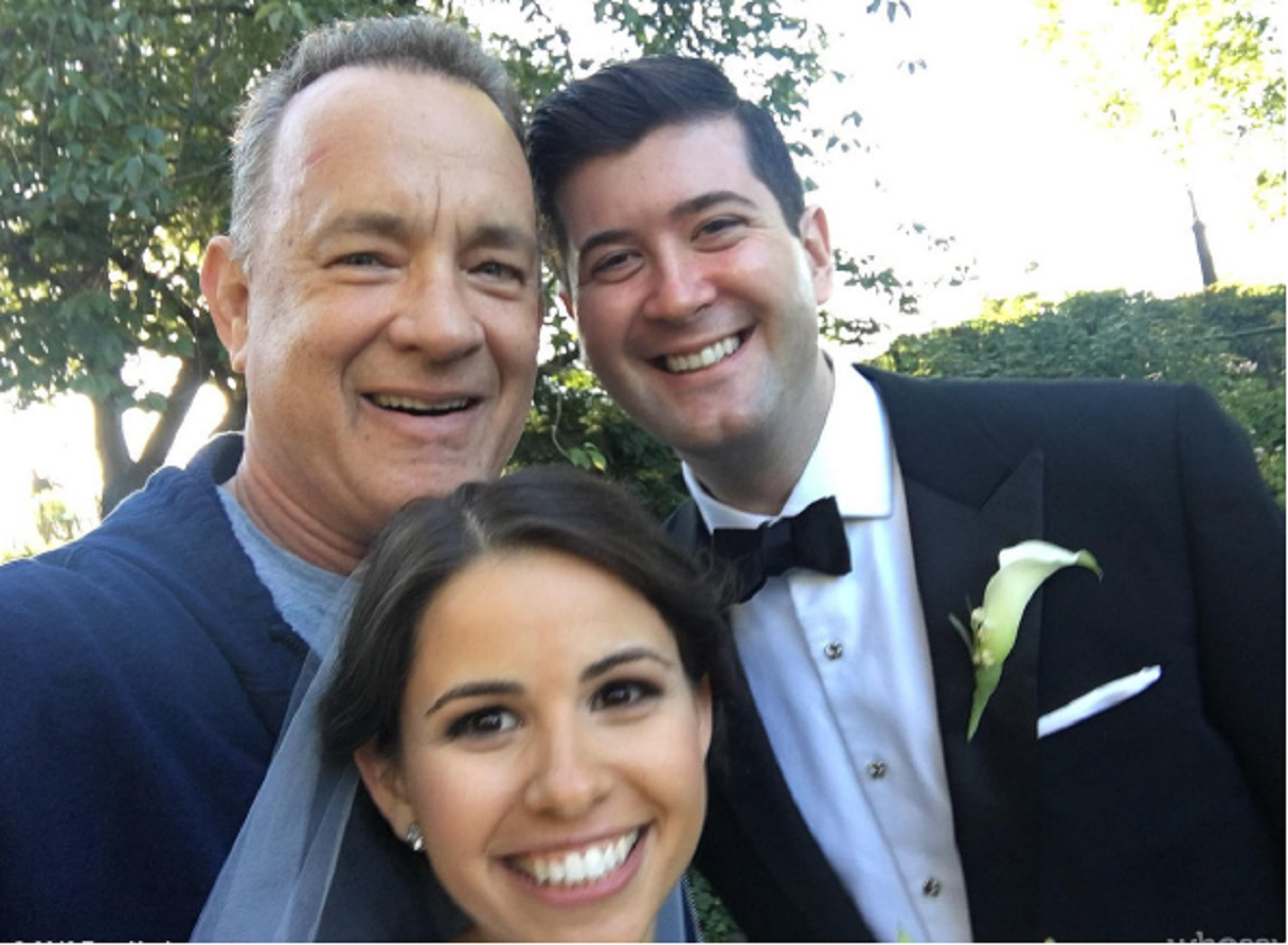 Tom Hanks se cuela en unas fotos de boda en Central Park