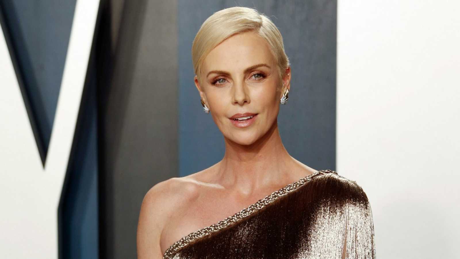 Charlize Theron troba a faltar ser jove: els seus problemes físics