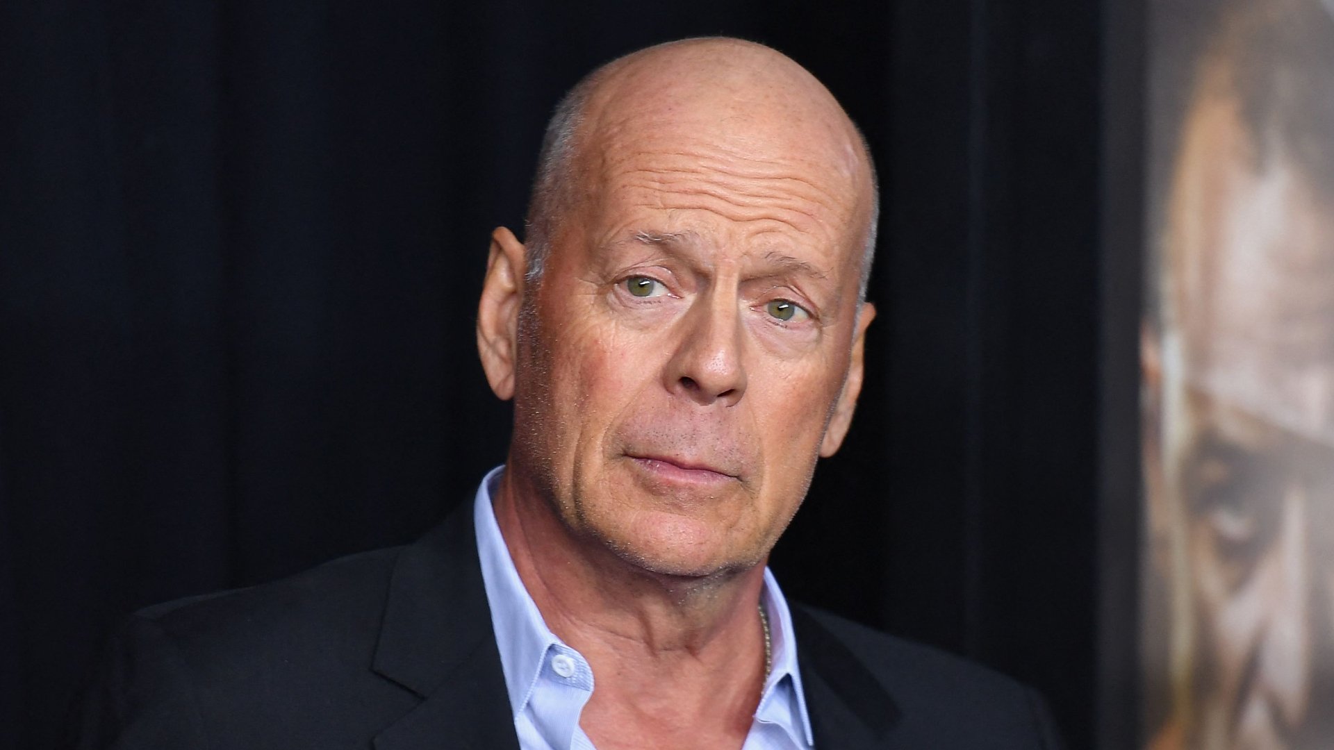 Irreconeixible Bruce Willis en la seva nova aparició pública