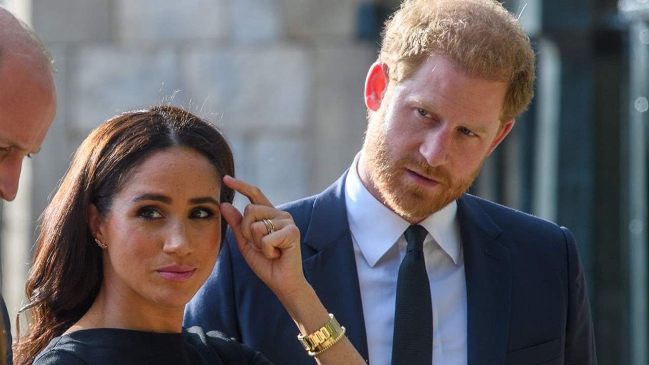 Harry i Meghan Markle han demanat una cimera amb Carles III i la família reial perquè els demanin disculpes