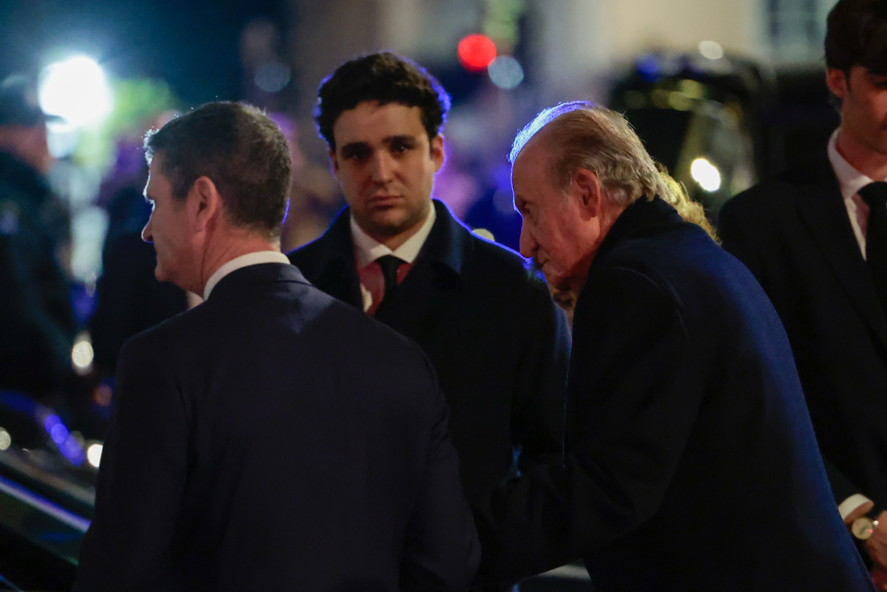 Juan Carlos y Froilán estremecen en Wembley, las imágenes que avergüenzan a Felipe VI