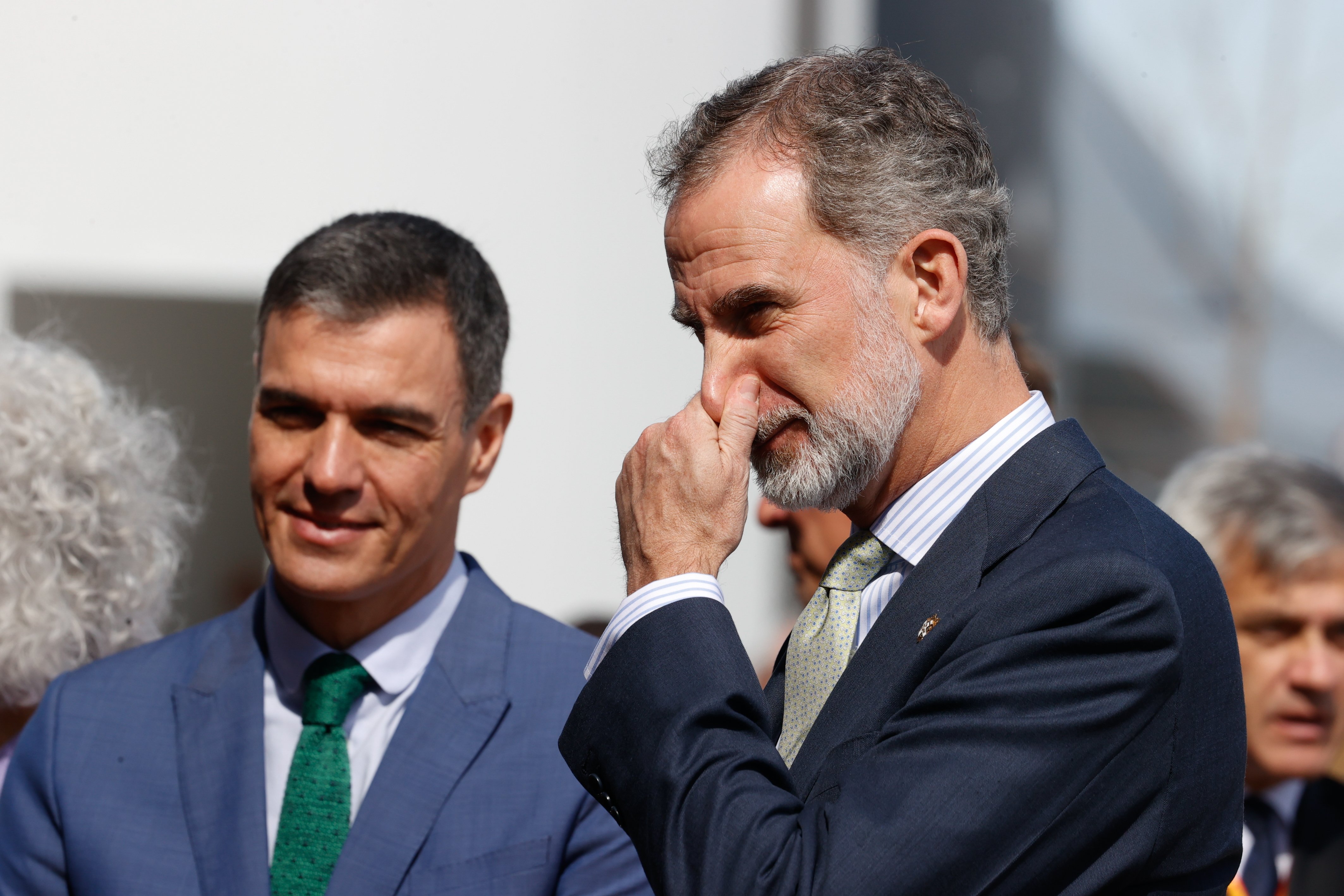 Felip VI i Pedro Sánchez, vergonya a l'AVE, no se suporten