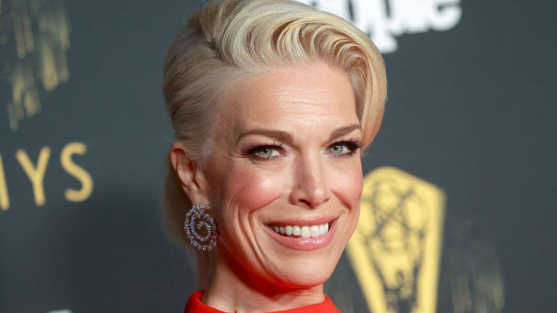 Qui és Hannah Waddingham, presentadora d'Eurovisió 2023