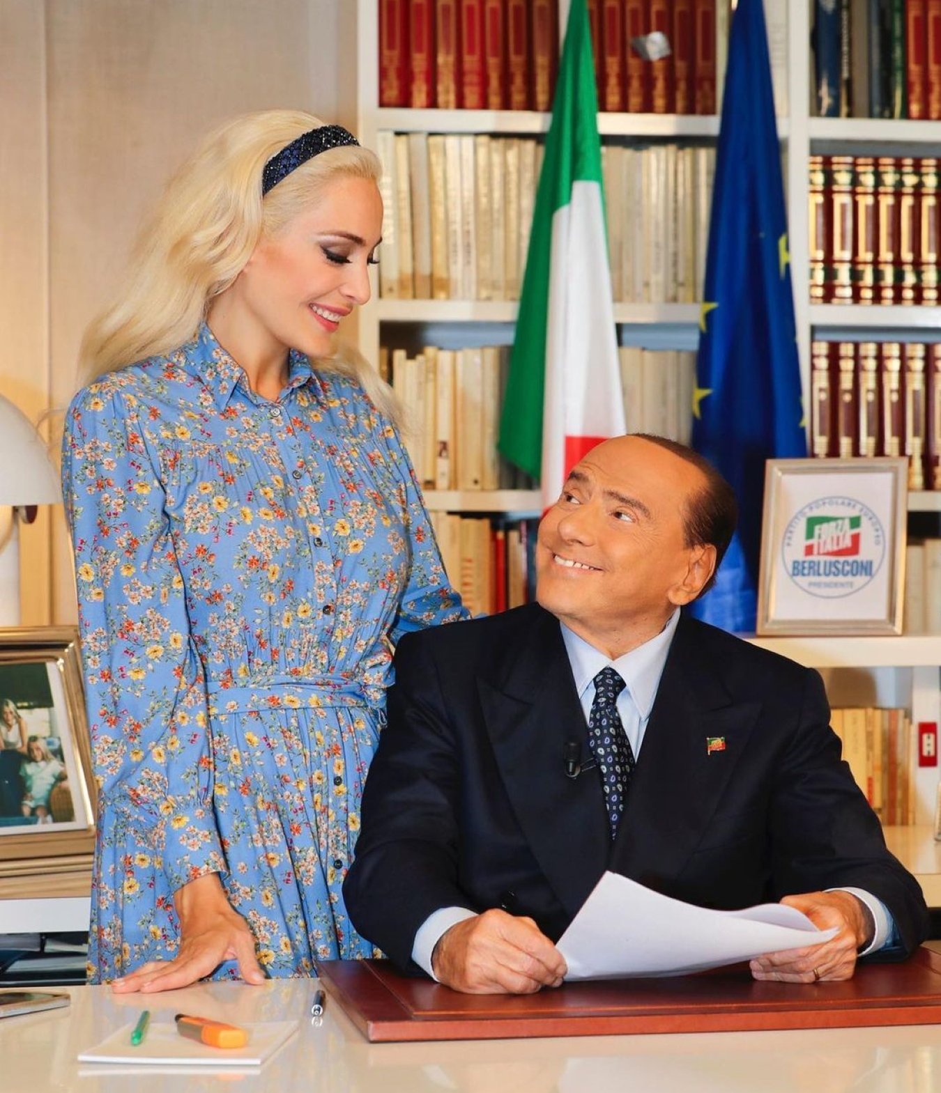 La xicota de Silvio Berlusconi en boca de tots pel que fa durant el funeral