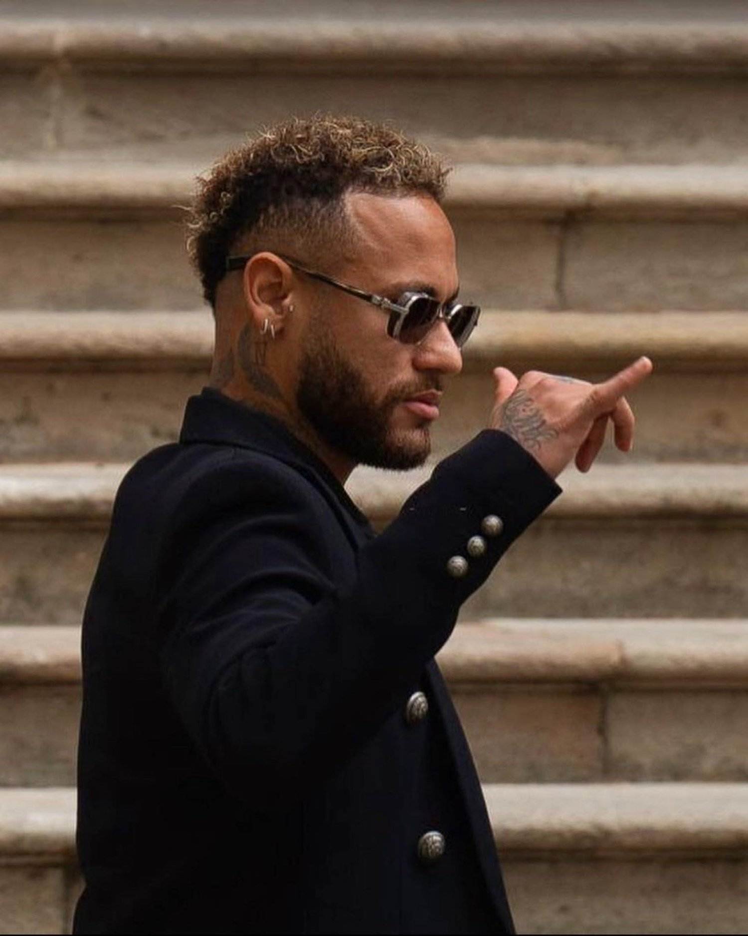 Esbomben una infidelitat de Neymar amb un home: així és el guapo surfer Pedro