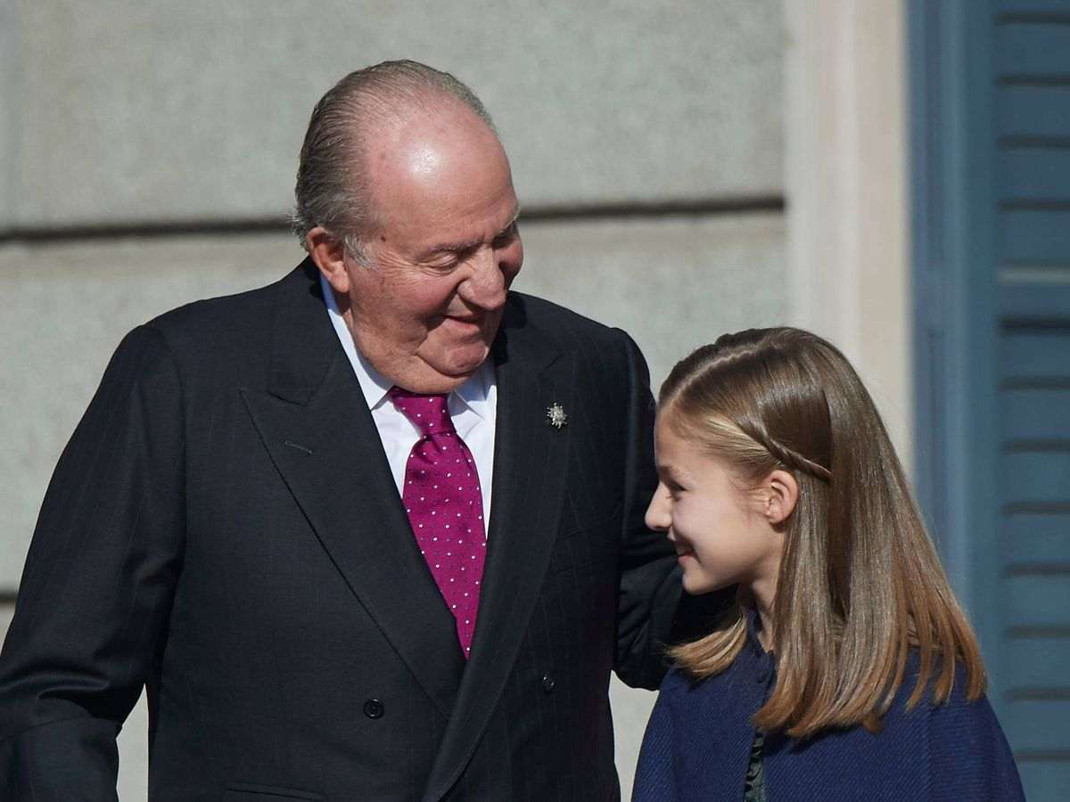 Juan Carlos I quiere presentarse por sorpresa a la jura de bandera de Leonor