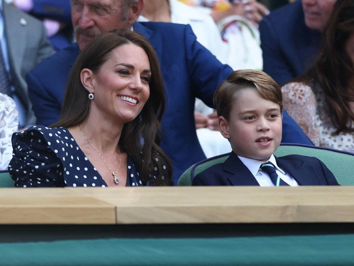 George, heredero, hijo del príncipe Guillermo y Kate Middleton, va a un colegio moderno