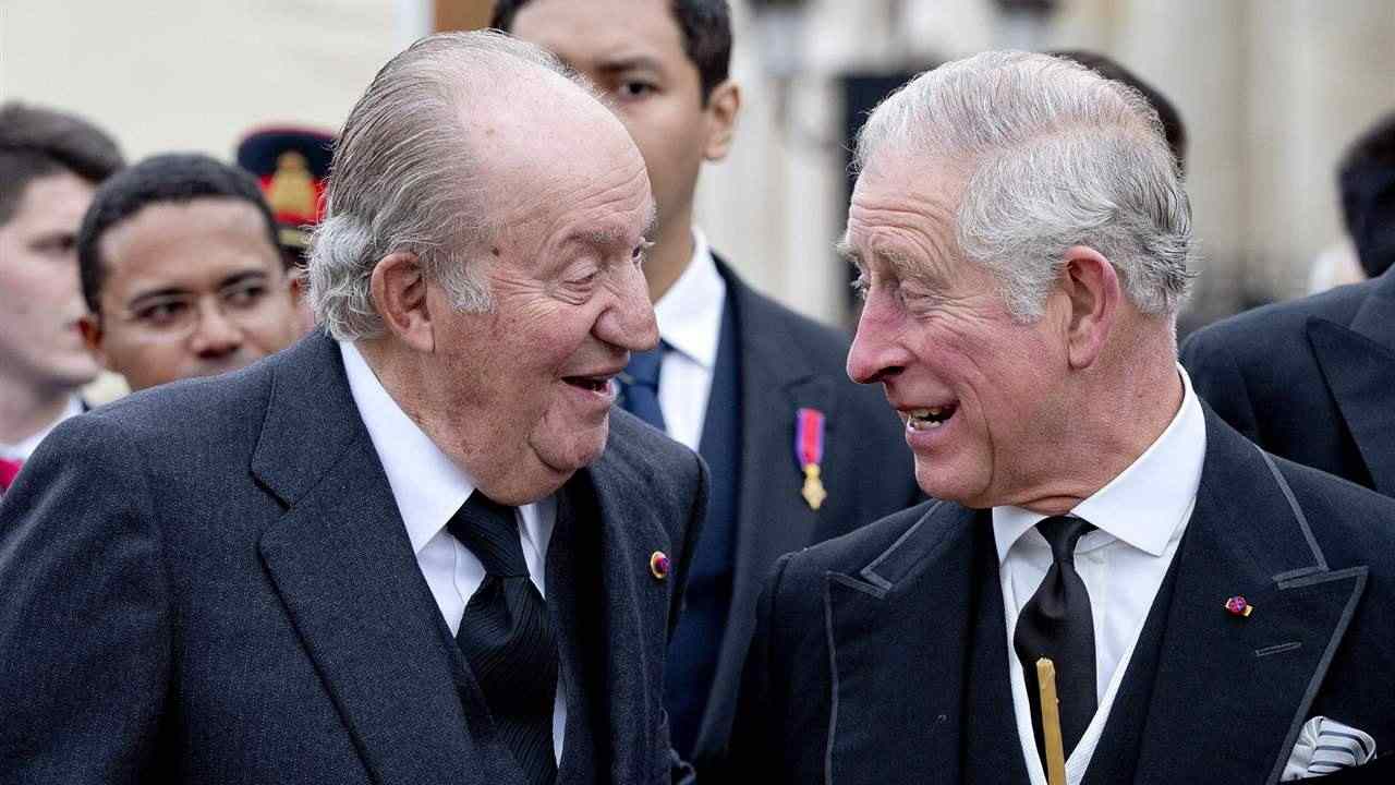 Carles III salva el coll al seu amic Joan Carles I