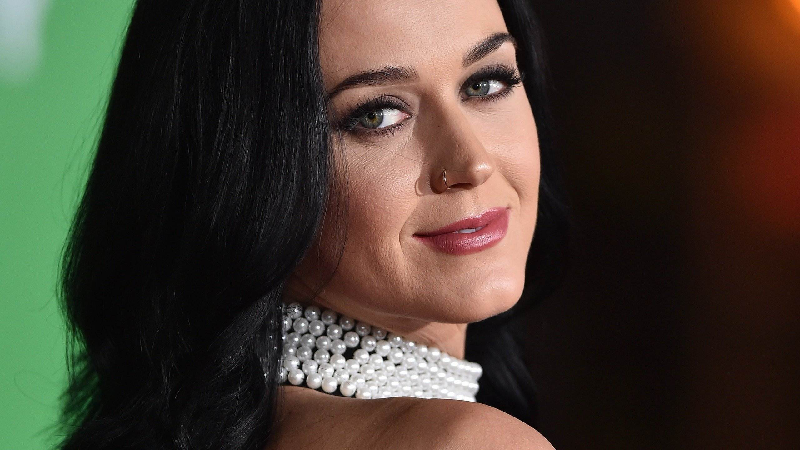 A Katy Perry le gustan las querellas, ahora denuncia a un anciano