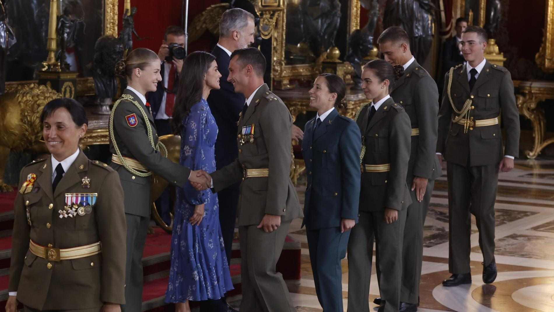 Los cadetes de la Academia Militar de Zaragoza hablan mal de Leonor por la espalda