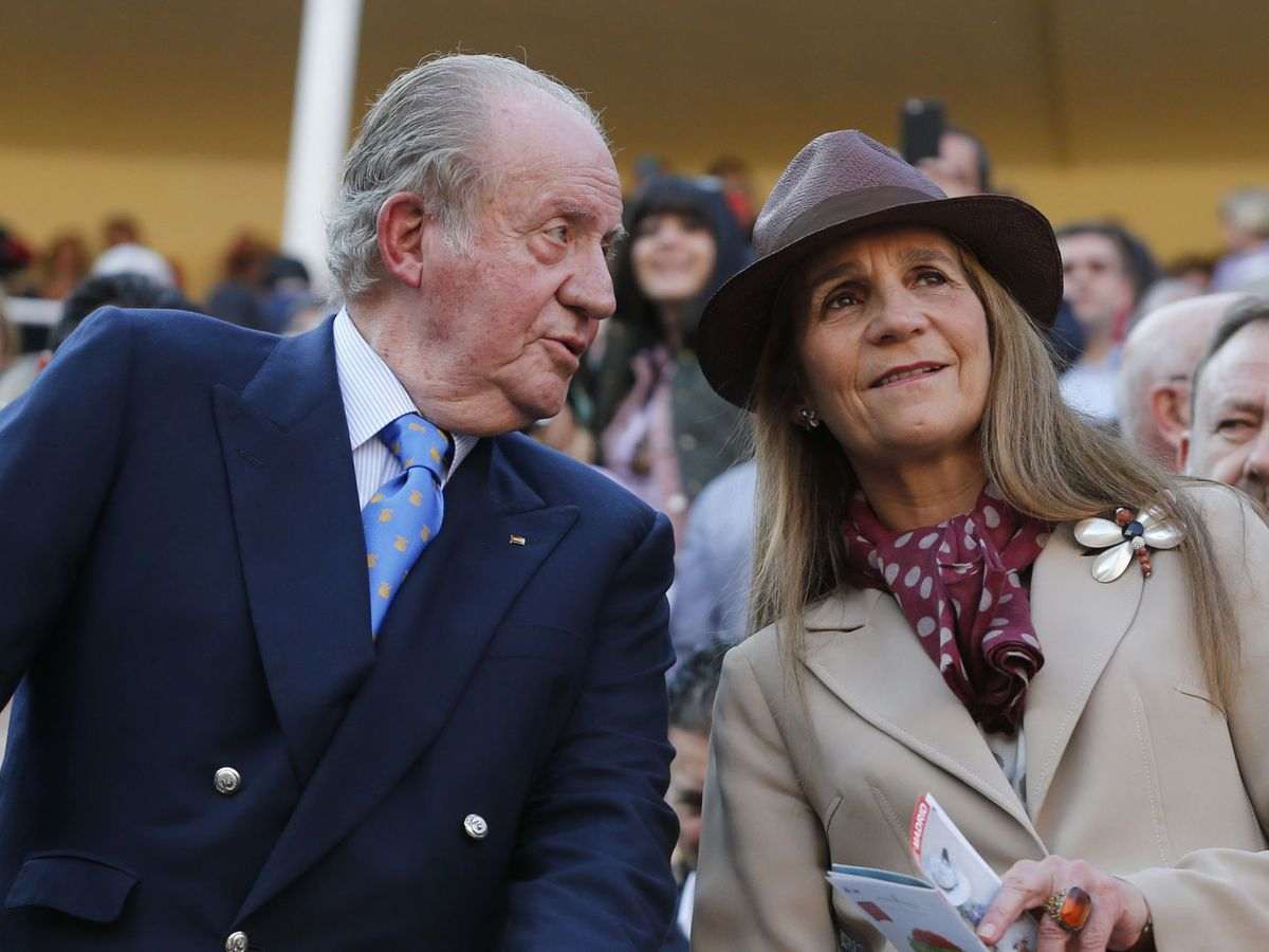 La infanta Elena està duent a terme negociacions en nom del seu pare a Madrid que mouen diversos milions