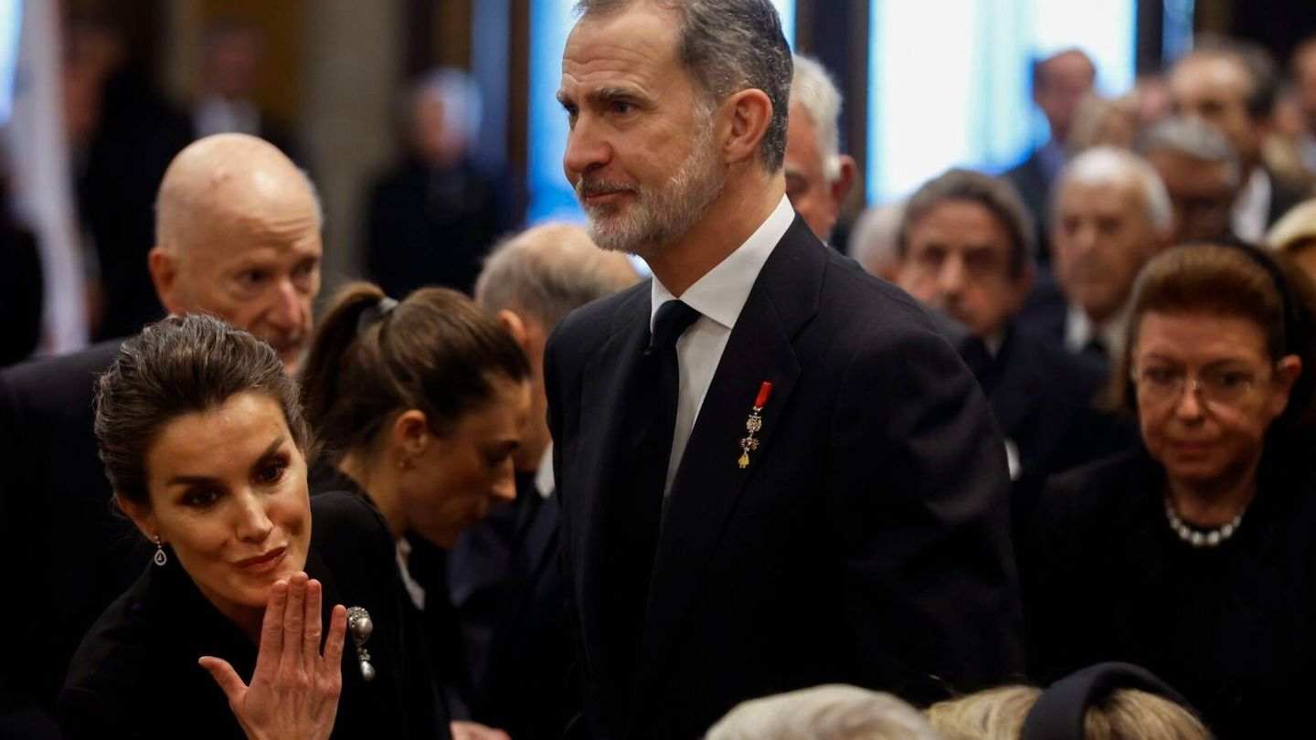 Felipe VI, sin perdón, busca hotel en Madrid, lleva 4 meses sin dormir en casa