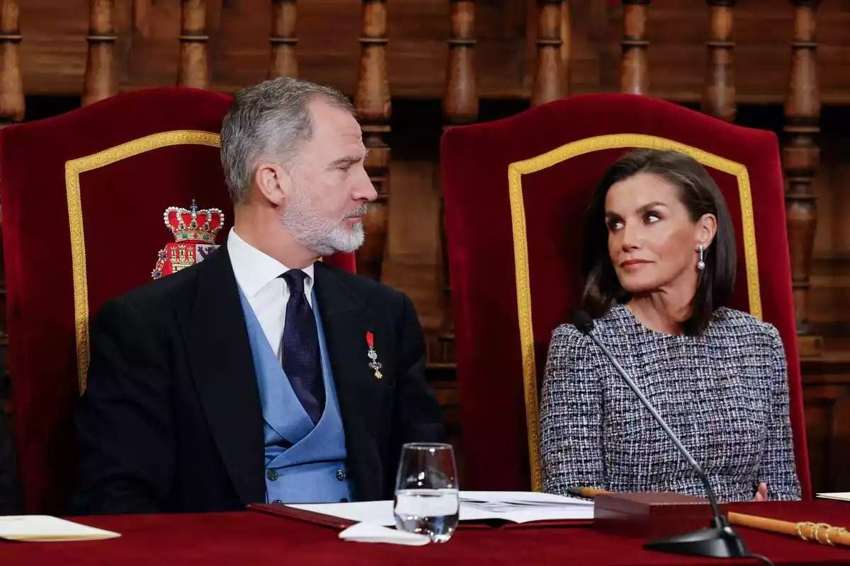 El CNI temia que Letizia fes xantatge al rei amb la doble vida de Felip VI