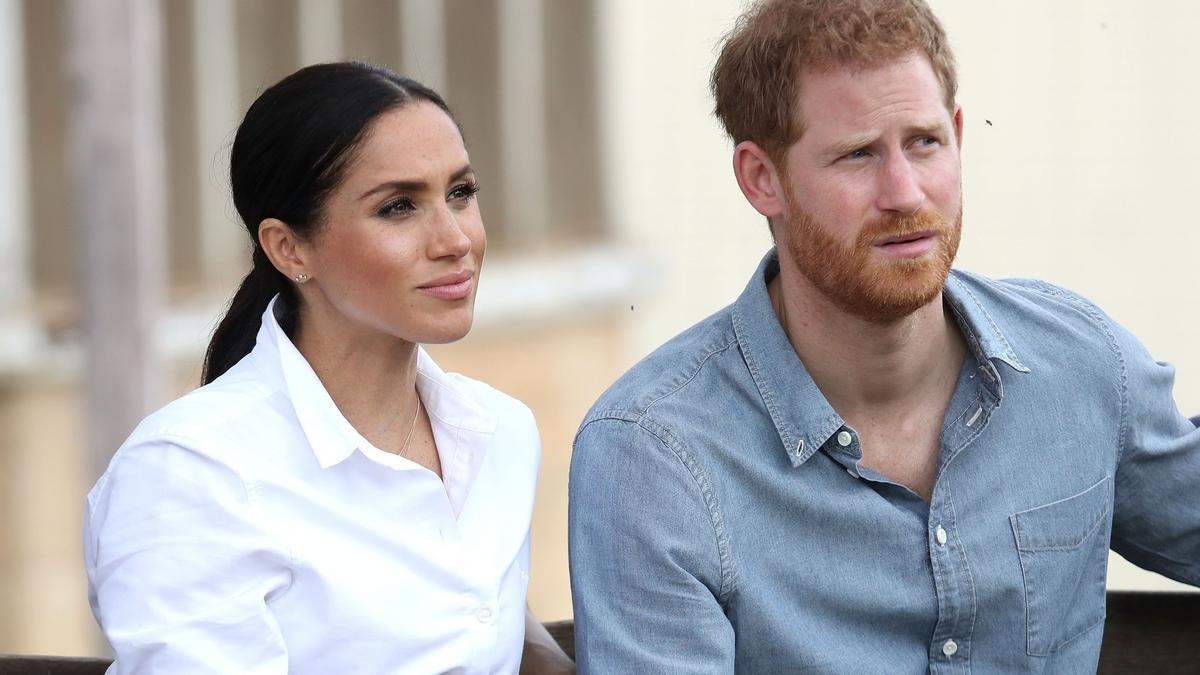 Harry trasllada a Meghan Markle que el seu pare està en fase irreversible i que el seu germà pujarà al tron