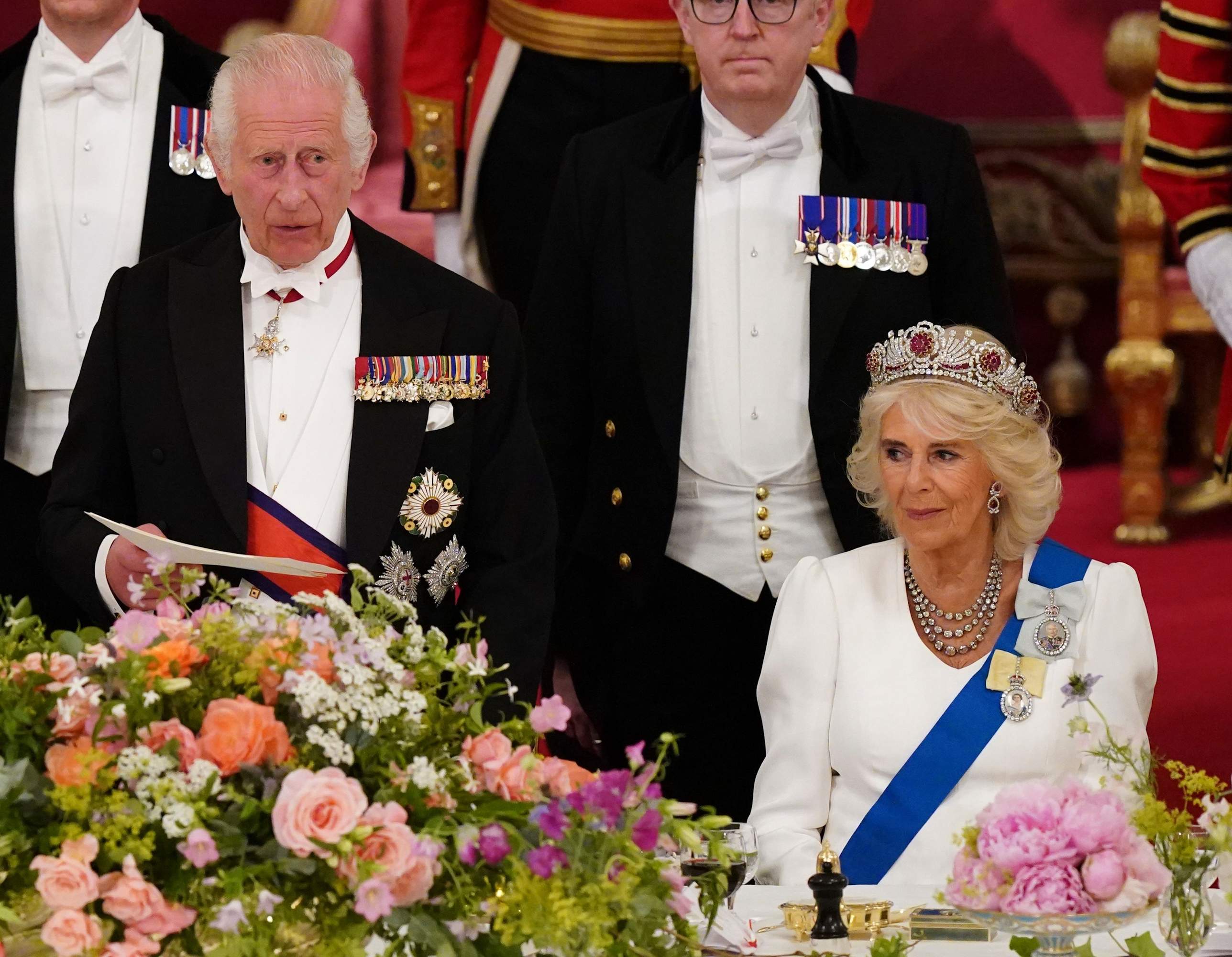 Carlos III borra a Isabel II de los banquetes reales, decisión drástica