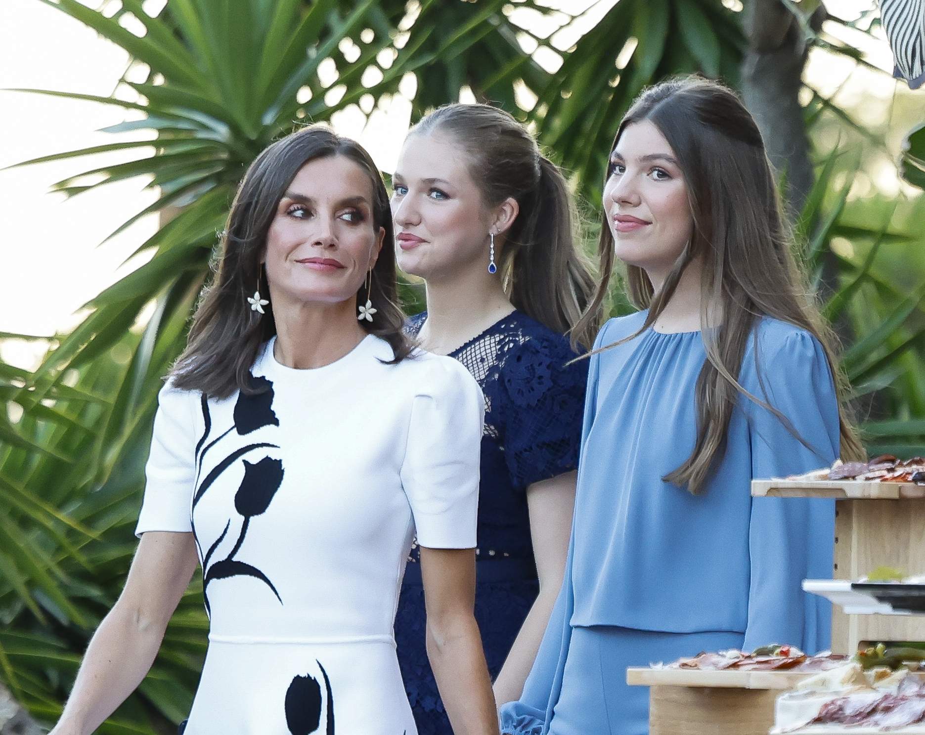 Letizia está teniendo problemas para que Leonor y Sofía acepten a su amigo millonario