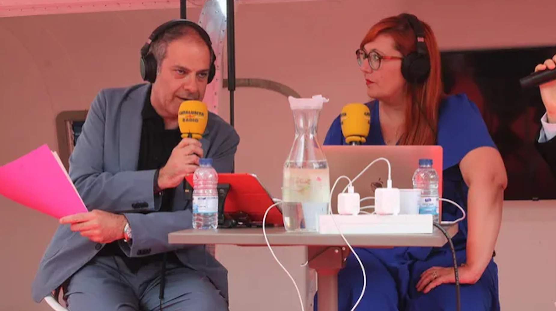 Un presentador VIP de TV3 destroza a RAC 1 y Catalunya Ràdio por sus locutores