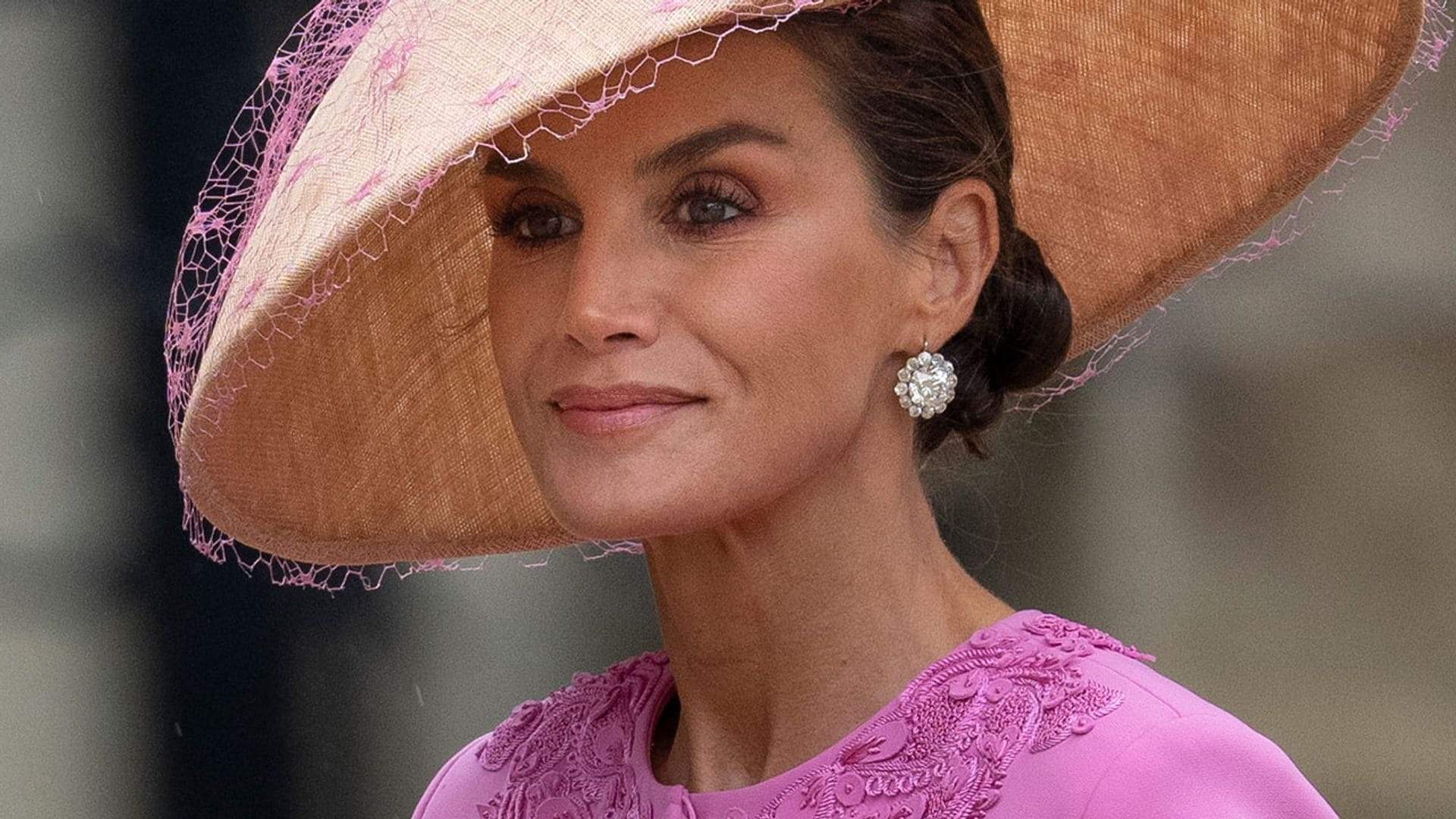 Letizia, lo contrario que la reina Sofía, deja que Leonor comparta cama con su novio brasileño en Marivent