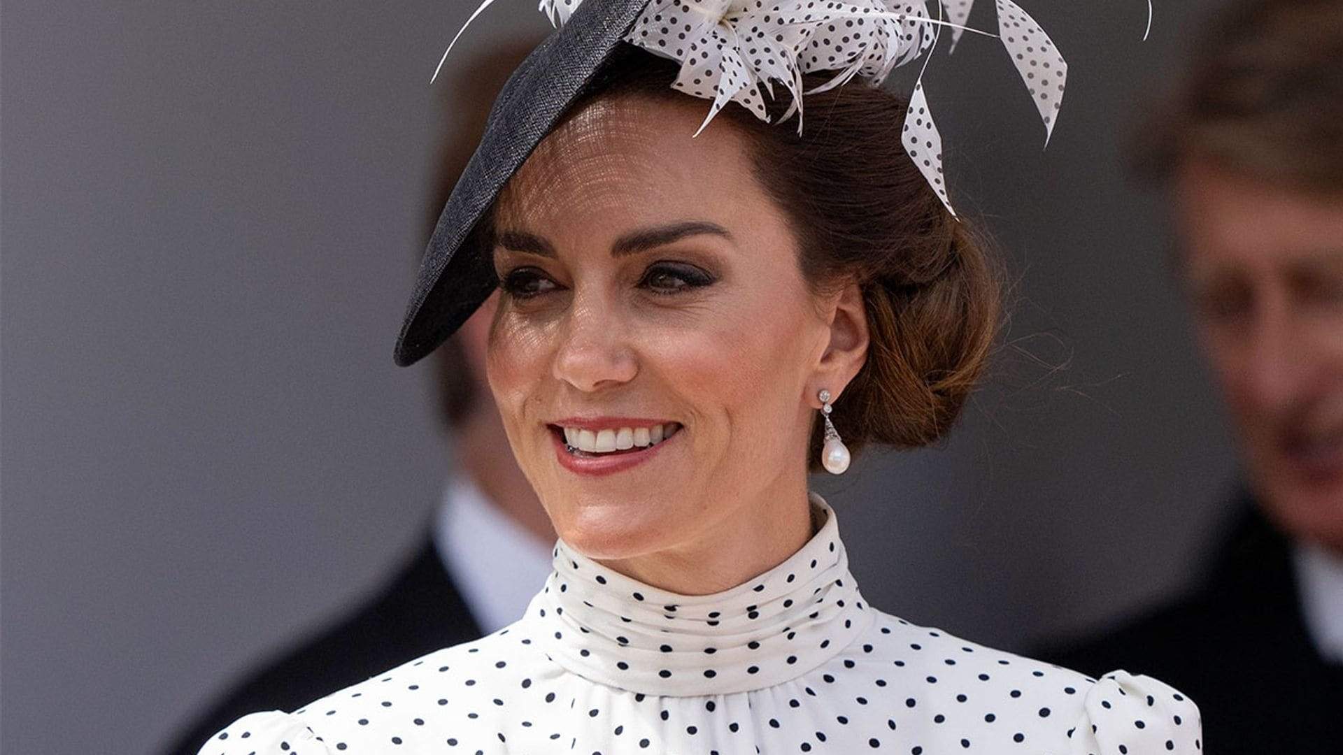 Kate Middleton comunica a sus padres y hermana que será reina en un año