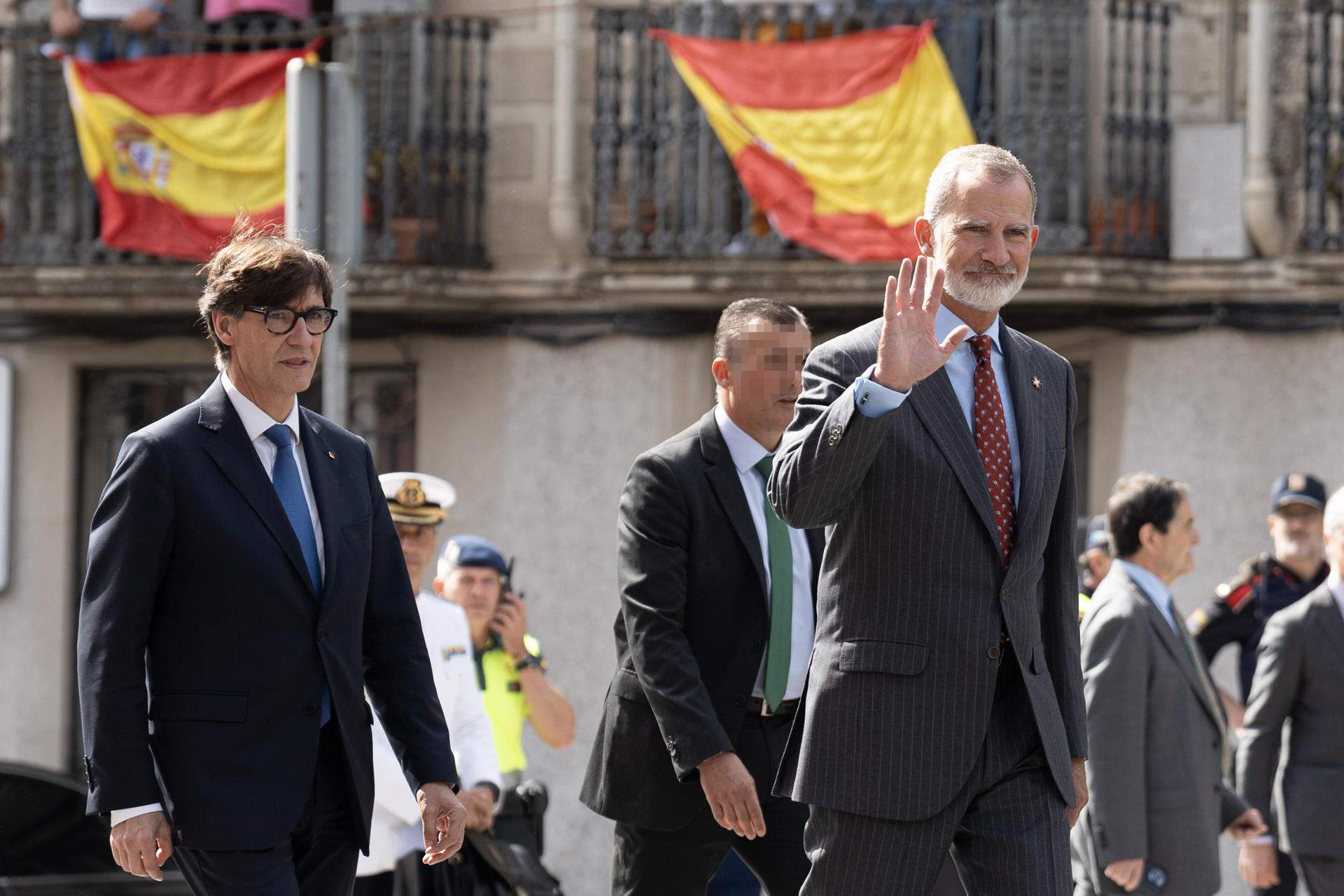 Felipe en Figueres escribe 5 palabras en catalán con una falta de ortografía cutre