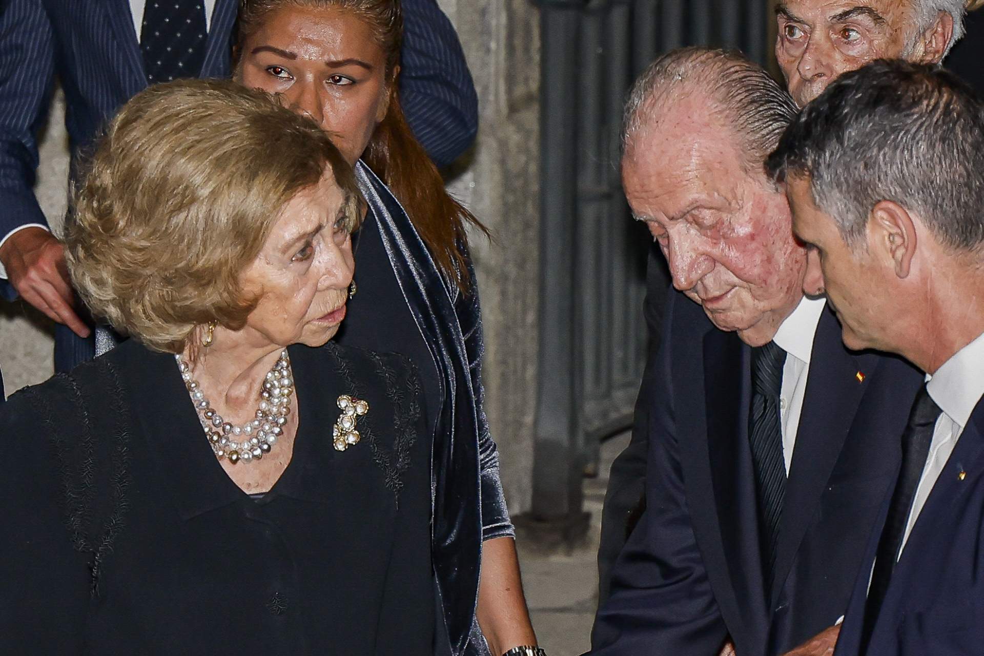 Joan Carles alarmat per les fotos: "Es una cacería" i la filla de Bárbara Rey explota