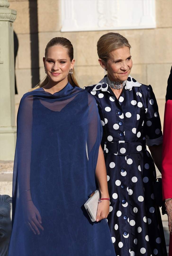 La infanta Elena tiene 2 hermanas, Cristina, y Paola, que nació de un romance de 4 años con Juan Carlos I