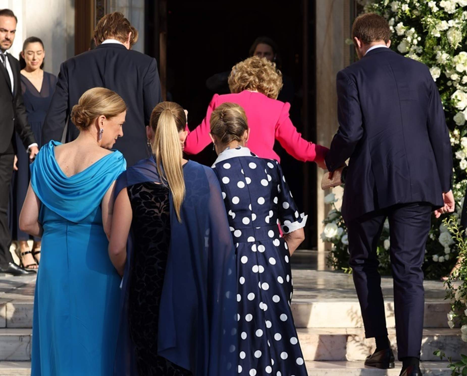 Irene Urdangarin enlluerna amb transparències a la boda grega, Elena la pitjor vestida