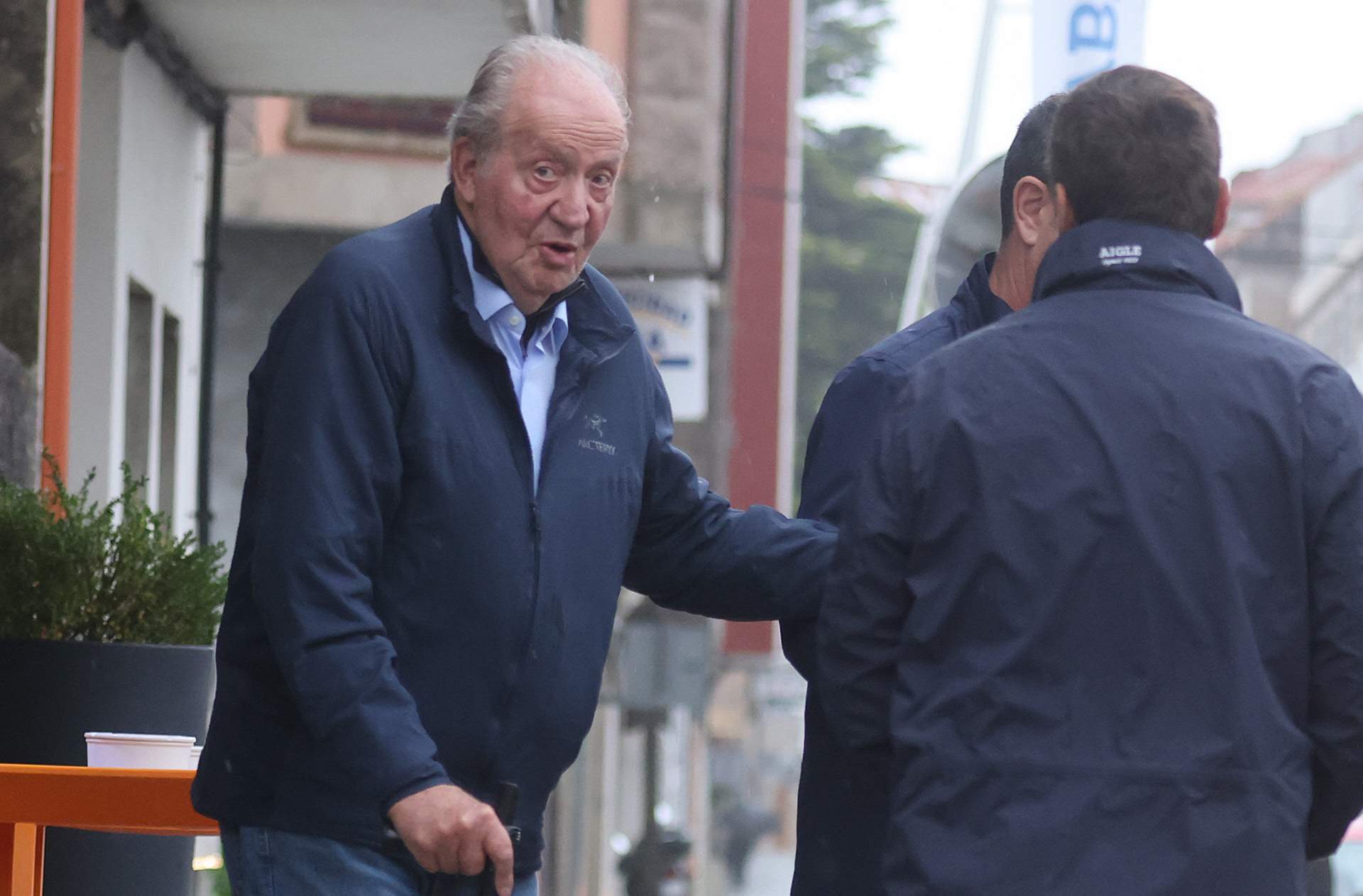 Pánico con Juan Carlos, vídeos subidos de tono y "actitud nada diplomática" en Rumania. Zarzuela, a por ellos