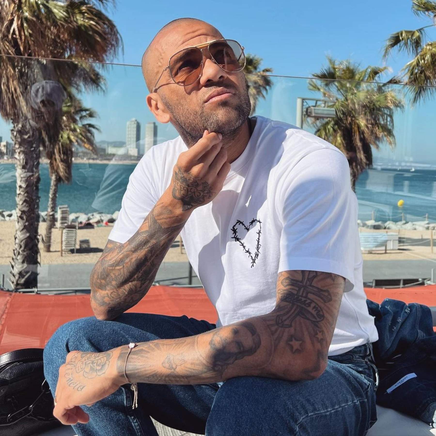 Dani Alves vuelve a las redes sociales con dos enigmáticos mensajes: "Los buenos tiempos..."