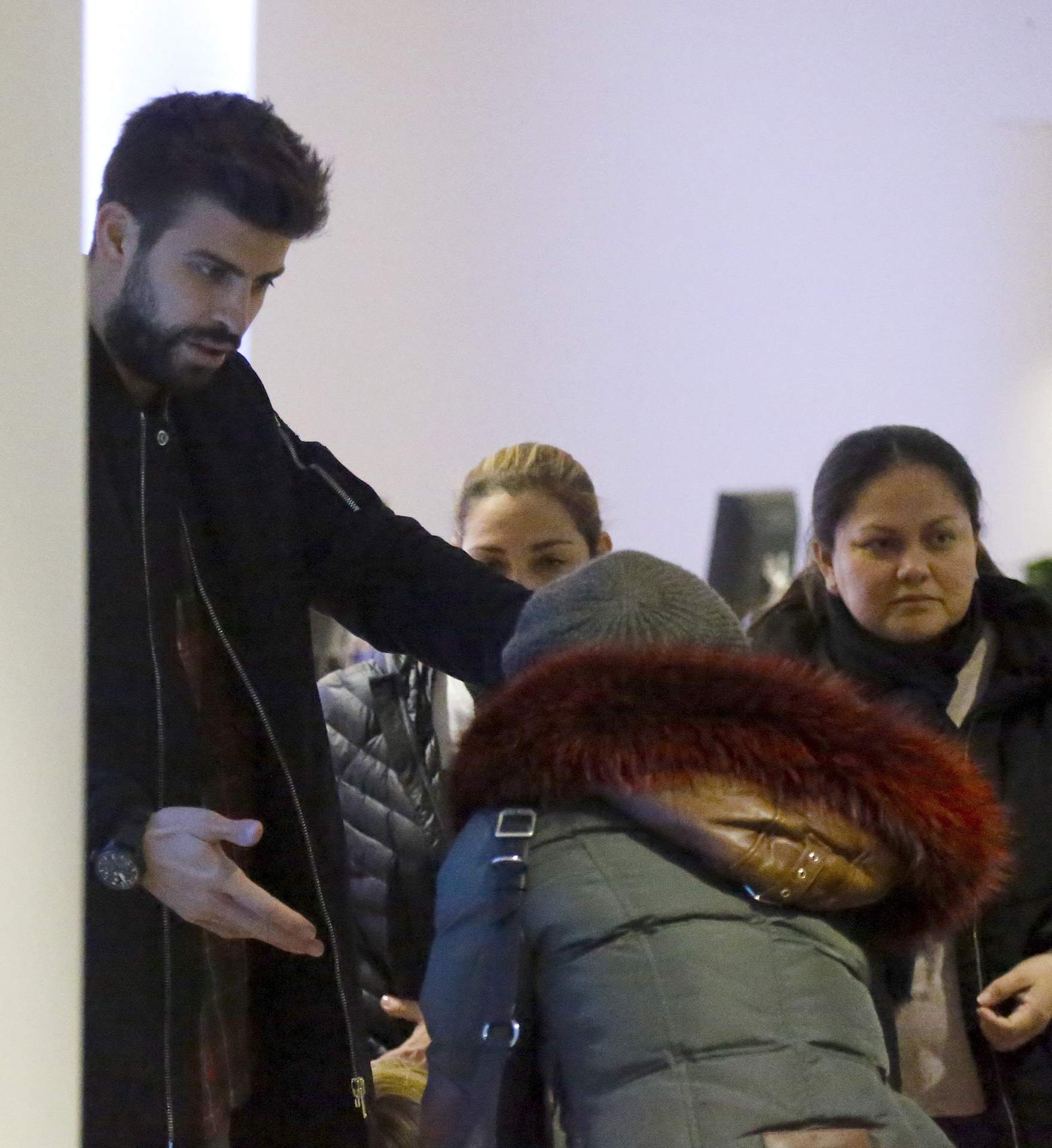 Shakira hunde a Piqué "como marido" y amenaza con Milan y Sasha: vuelve la guerra