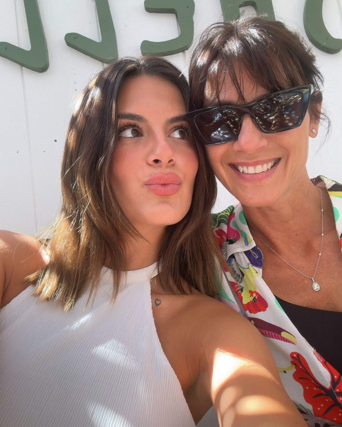 Felicitació preciosa de Maria Guardiola a la seva mare, Cristina Serra: foto celebrant l'aniversari