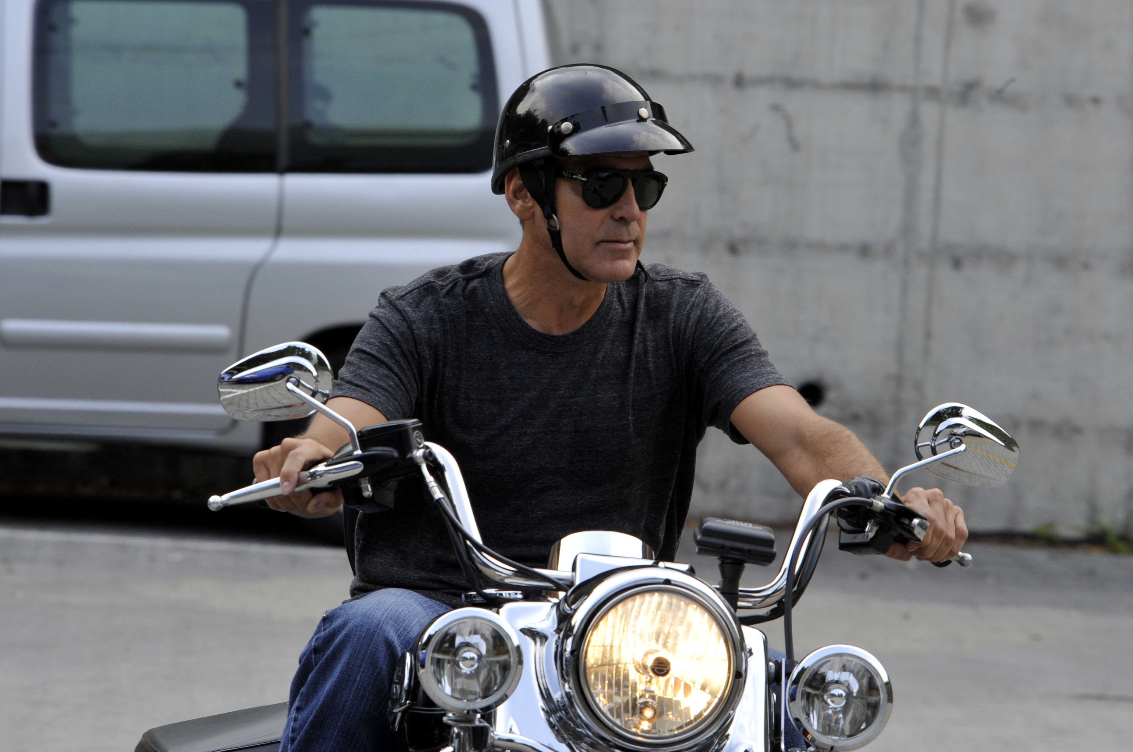 George Clooney s'estimba en moto a Sardenya i és a urgències en estat "reservat"