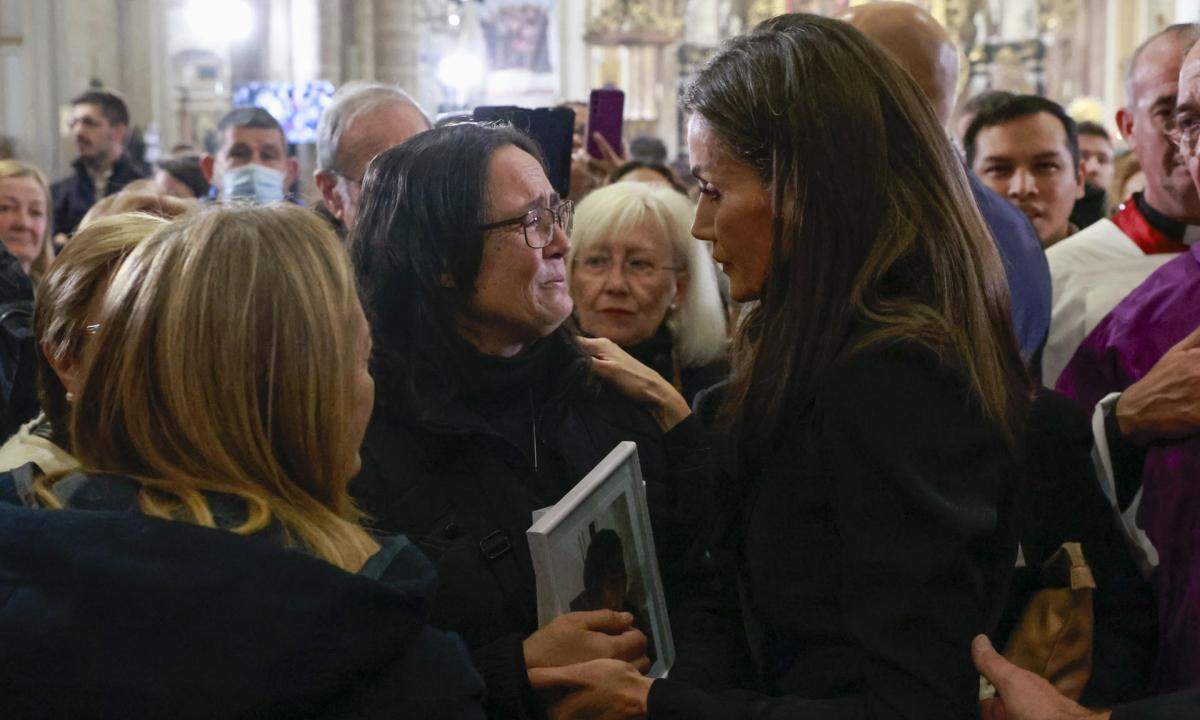 Letizia, bochorno en la catedral de València que desencadena una oleada de indignación en la Iglesia