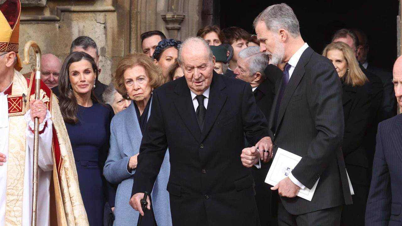 El cabo Cabello y Mochi explican a la familia que Juan Carlos I empieza a ser consciente de que se muere