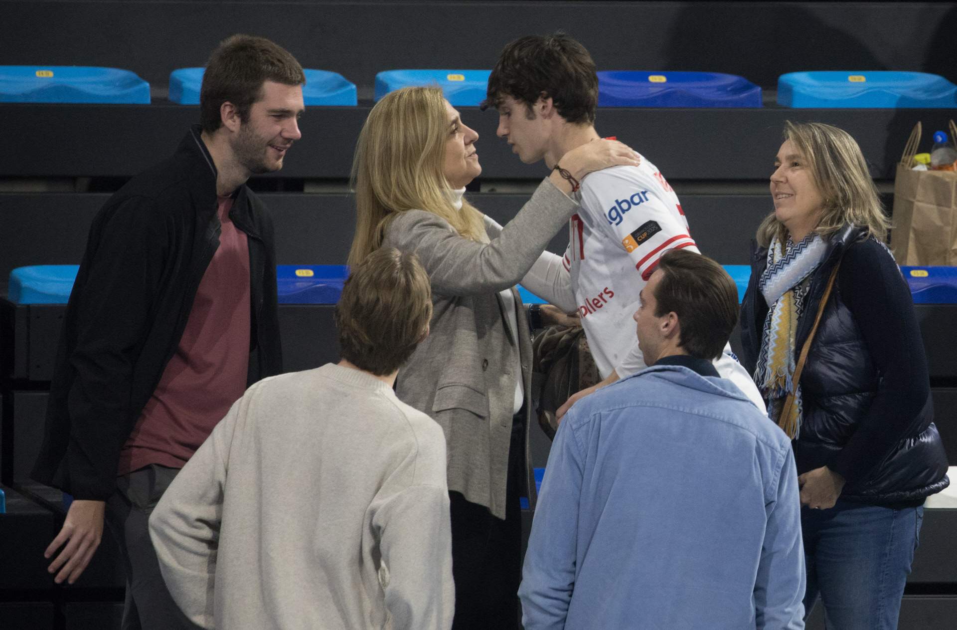 Este es el amigo especial de Juan Urdangarin, juntos en Barcelona: alto, rubio e inglés