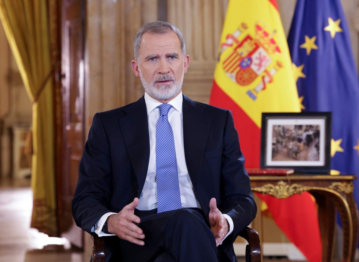 Felipe VI hace correr la voz entre empresarios y empresas para que dejen solo a su padre