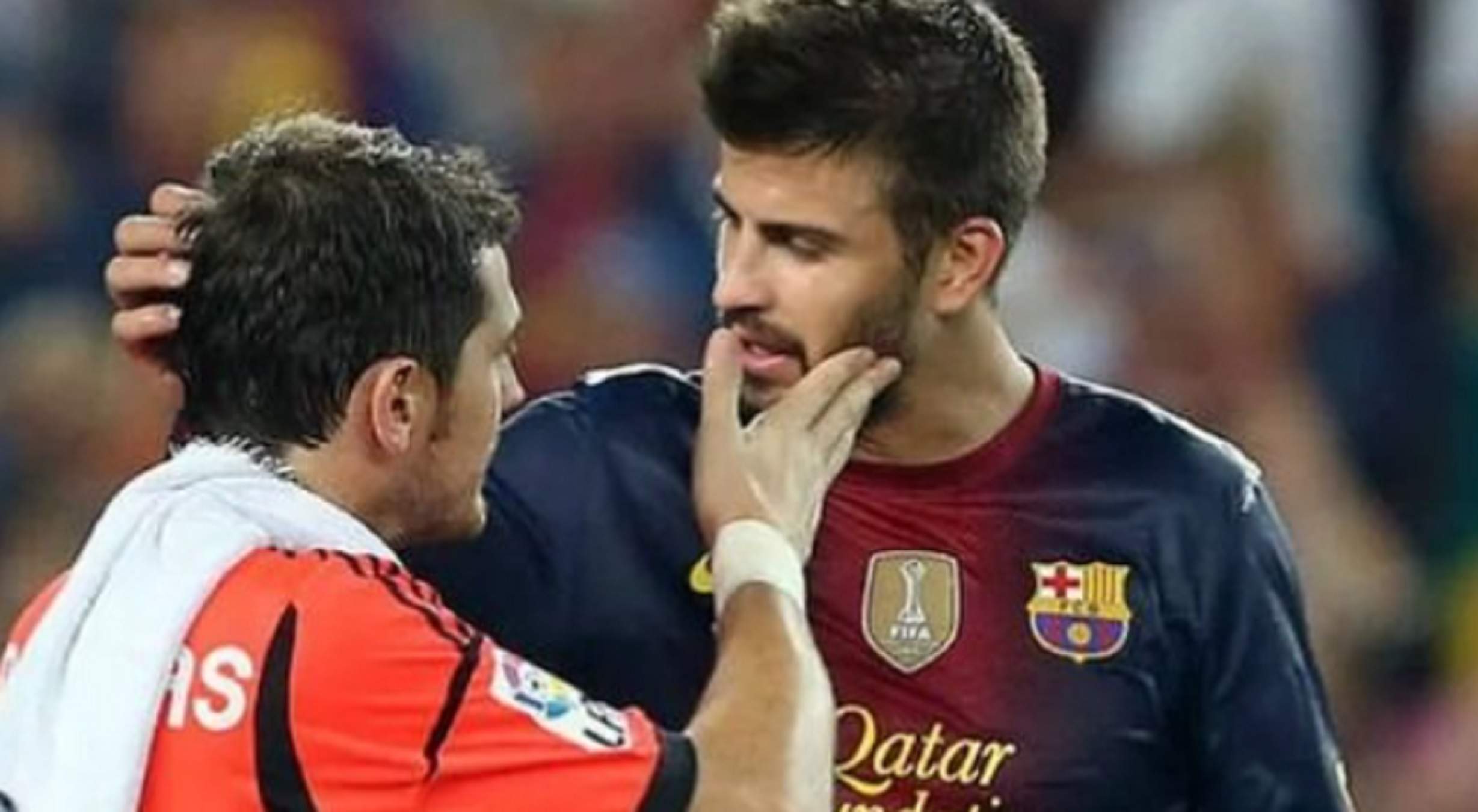 Piqué enamora a los culés: vídeo viral en los morros de Íker Casillas tras la 'manita'